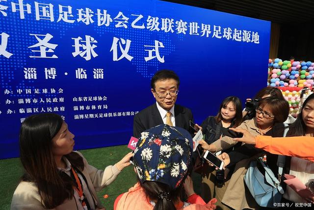 韦世豪社交媒体发布新动态，球迷反应热烈